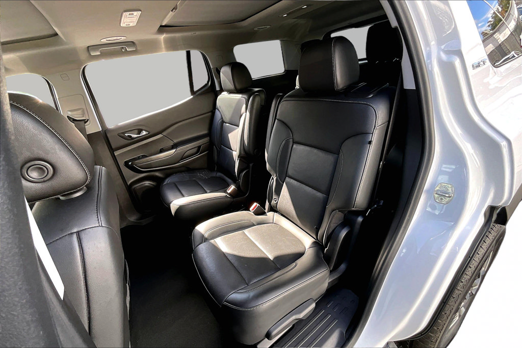 Used 2022 GMC Acadia SLT w/ Technology Package FWD image 21
