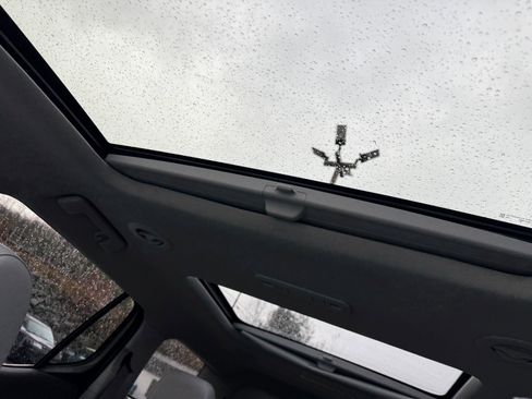 Used 2022 GMC Acadia SLT w/ LPO, Floor Liner Package image 35