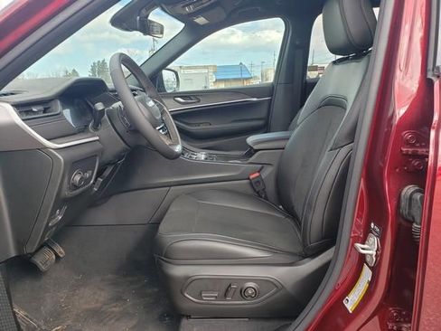 New 2026 Jeep Grand Cherokee Altitude AWD/4WD image 10