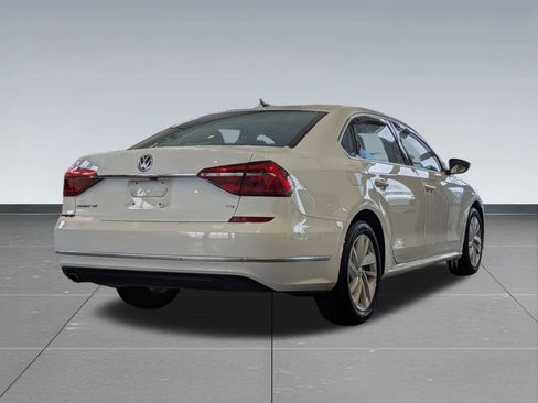 Used 2018 Volkswagen Passat 2.0T SE image 7