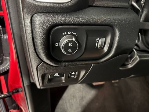 Used 2022 RAM 1500 Big Horn AWD/4WD image 36