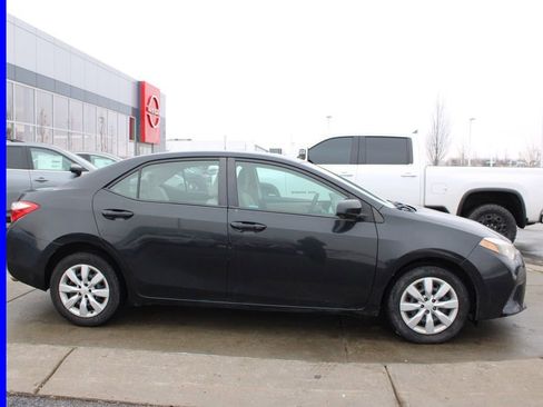 Used 2014 Toyota Corolla LE image 6