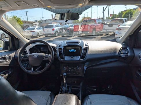 Used 2017 Ford Escape SE w/ Equipment Group 201A image 13