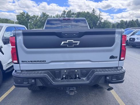 Used 2025 Chevrolet Silverado 2500 ZR2 w/ ZR2 Bison Edition AWD/4WD image 5