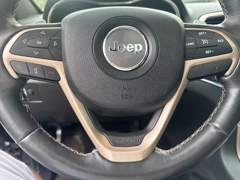 Used 2016 Jeep Grand Cherokee Limited AWD/4WD image 14