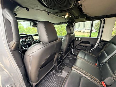 Used 2021 Jeep Wrangler Unlimited Sahara image 20