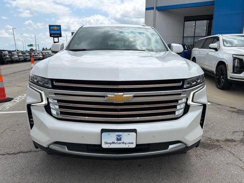 Used 2023 Chevrolet Suburban High Country w/ Premium Package 2 AWD/4WD image 3