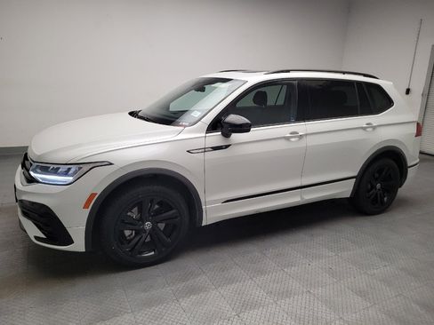 Used 2024 Volkswagen Tiguan SE R-Line FWD image 2