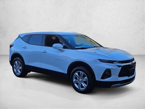Used 2020 Chevrolet Blazer LT FWD image 3