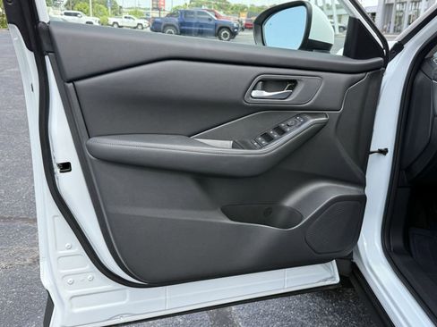 Certified 2026 Nissan Rogue SV image 21