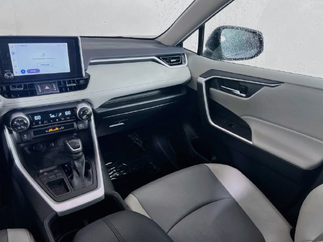 Used 2024 Toyota RAV4 XLE Premium FWD image 20
