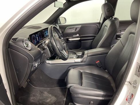 Used 2022 Mercedes-Benz GLB 250 4MATIC image 18
