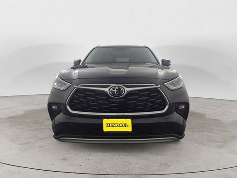 Used 2023 Toyota Highlander Platinum image 8
