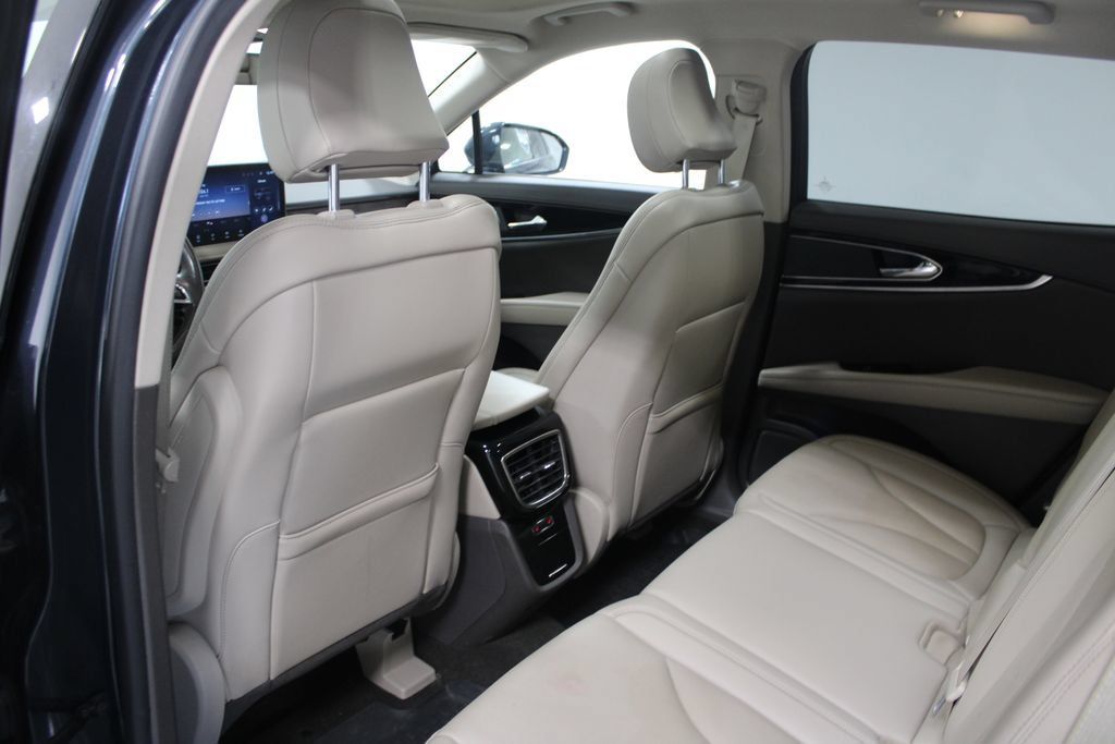 Used 2023 Lincoln Nautilus Reserve AWD/4WD image 27