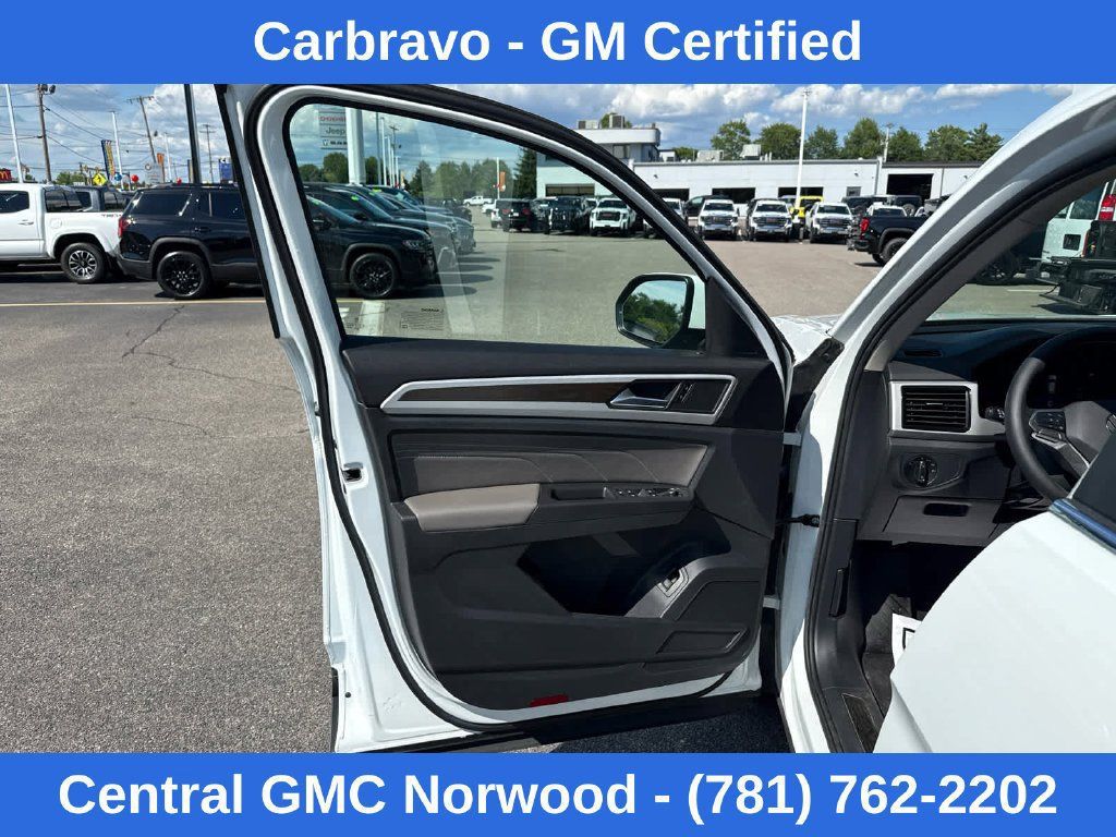 Used 2022 Volkswagen Atlas SE w/ Panoramic Sunroof Package AWD/4WD image 12