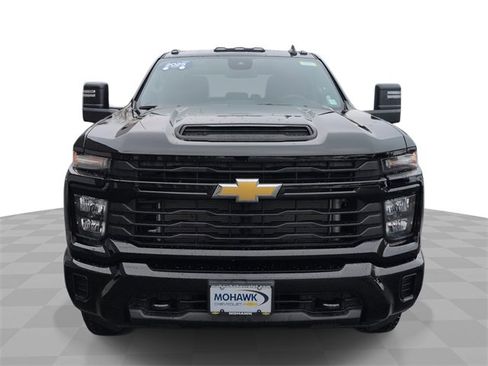 Used 2025 Chevrolet Silverado 2500 Custom w/ Custom Convenience Package image 1