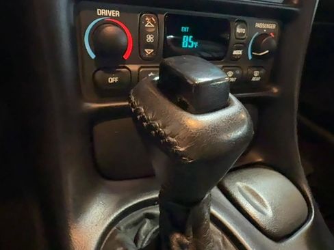 Used 1998 Chevrolet Corvette Convertible w/ Memory Pkg RWD image 25