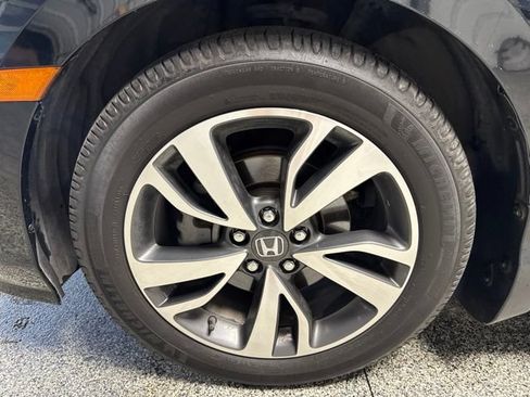 Used 2022 Honda Odyssey Touring image 3