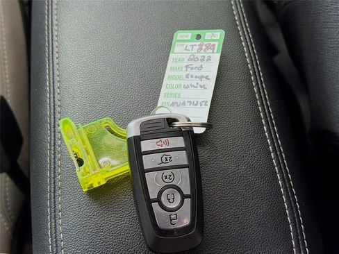 Used 2022 Ford Escape SE w/ Convenience Package image 32