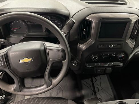 Used 2024 Chevrolet Silverado 2500 Custom AWD/4WD image 12