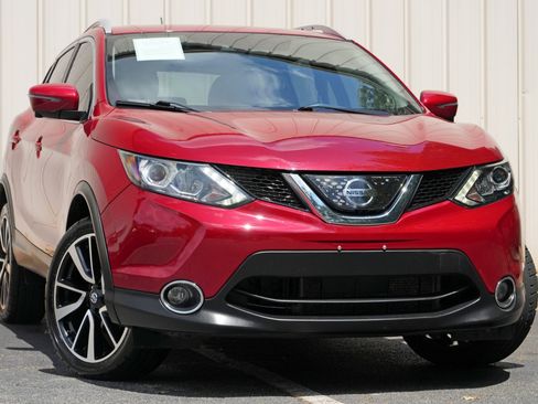 Used 2018 Nissan Rogue Sport SL w/ SL Premium Package FWD image 2