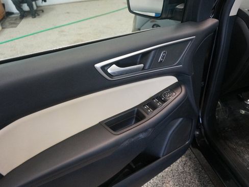 Used 2024 Ford Edge SEL w/ Convenience Package image 10