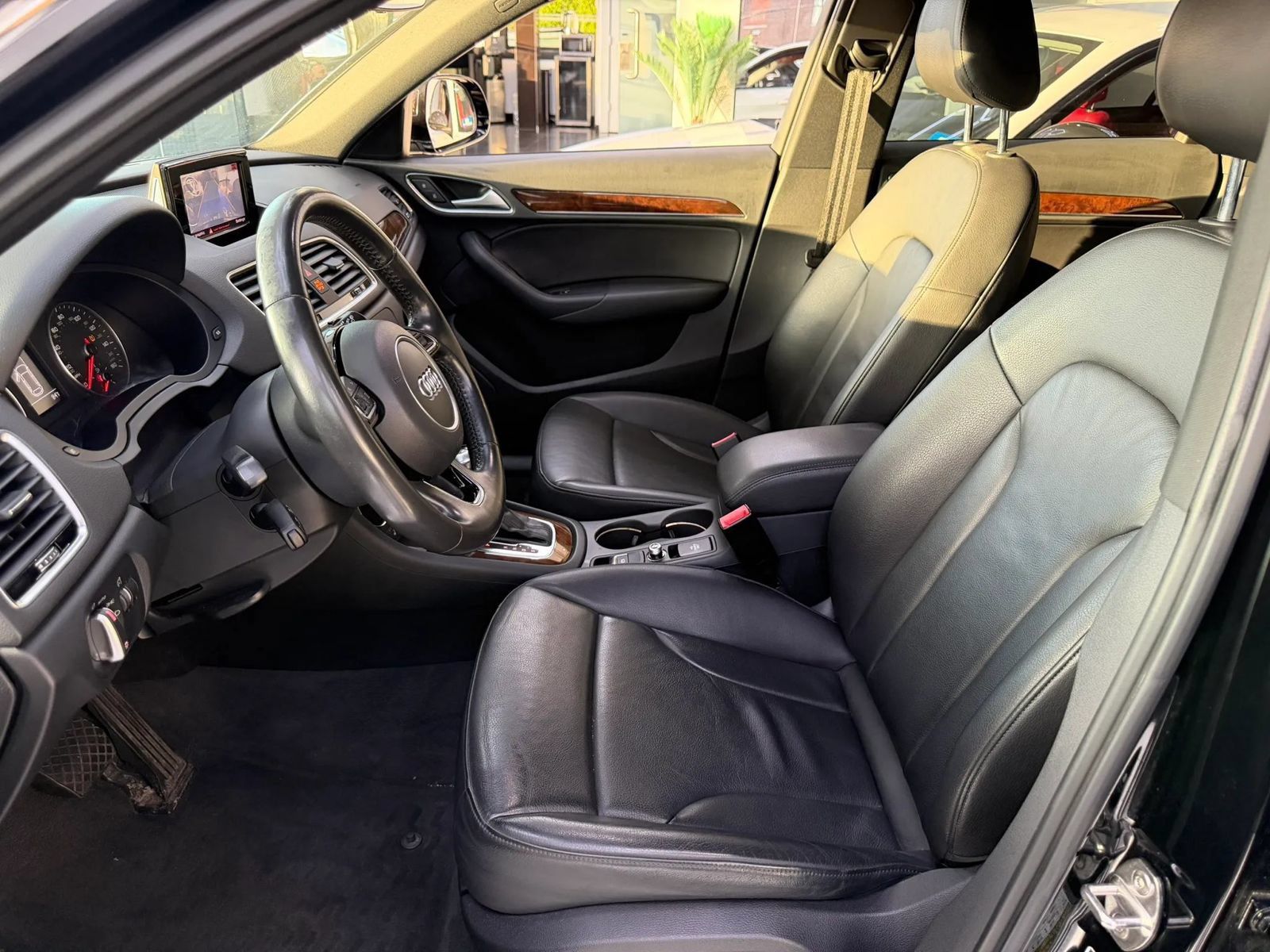 Used 2018 Audi Q3 2.0T Premium Plus w/ Premium Plus Package AWD/4WD image 3