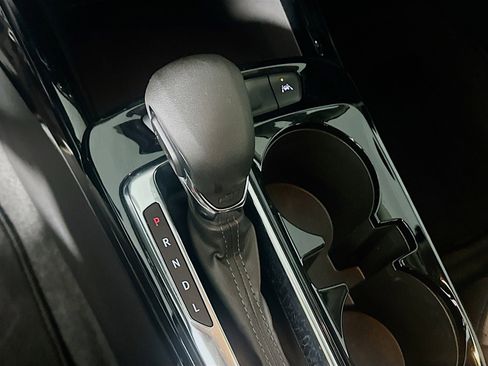 Used 2025 Chevrolet Trax LT image 24