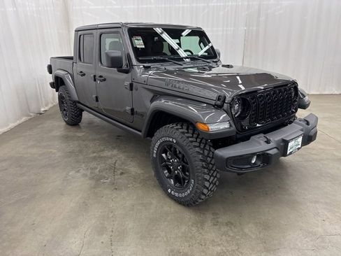 Used 2025 Jeep Gladiator Willys image 1