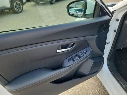 Certified 2025 Nissan Sentra SV FWD image 23