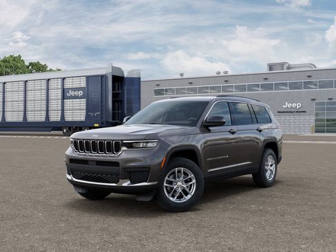 New 2026 Jeep Grand Cherokee L Laredo image 2
