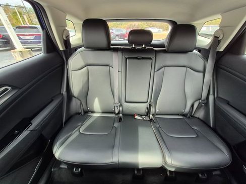 Used 2025 Kia Sportage EX image 11