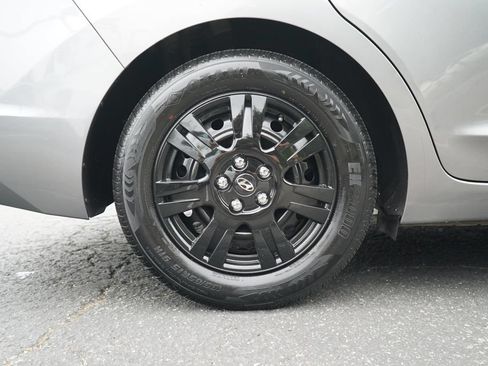 Used 2020 Hyundai Elantra SE FWD image 26