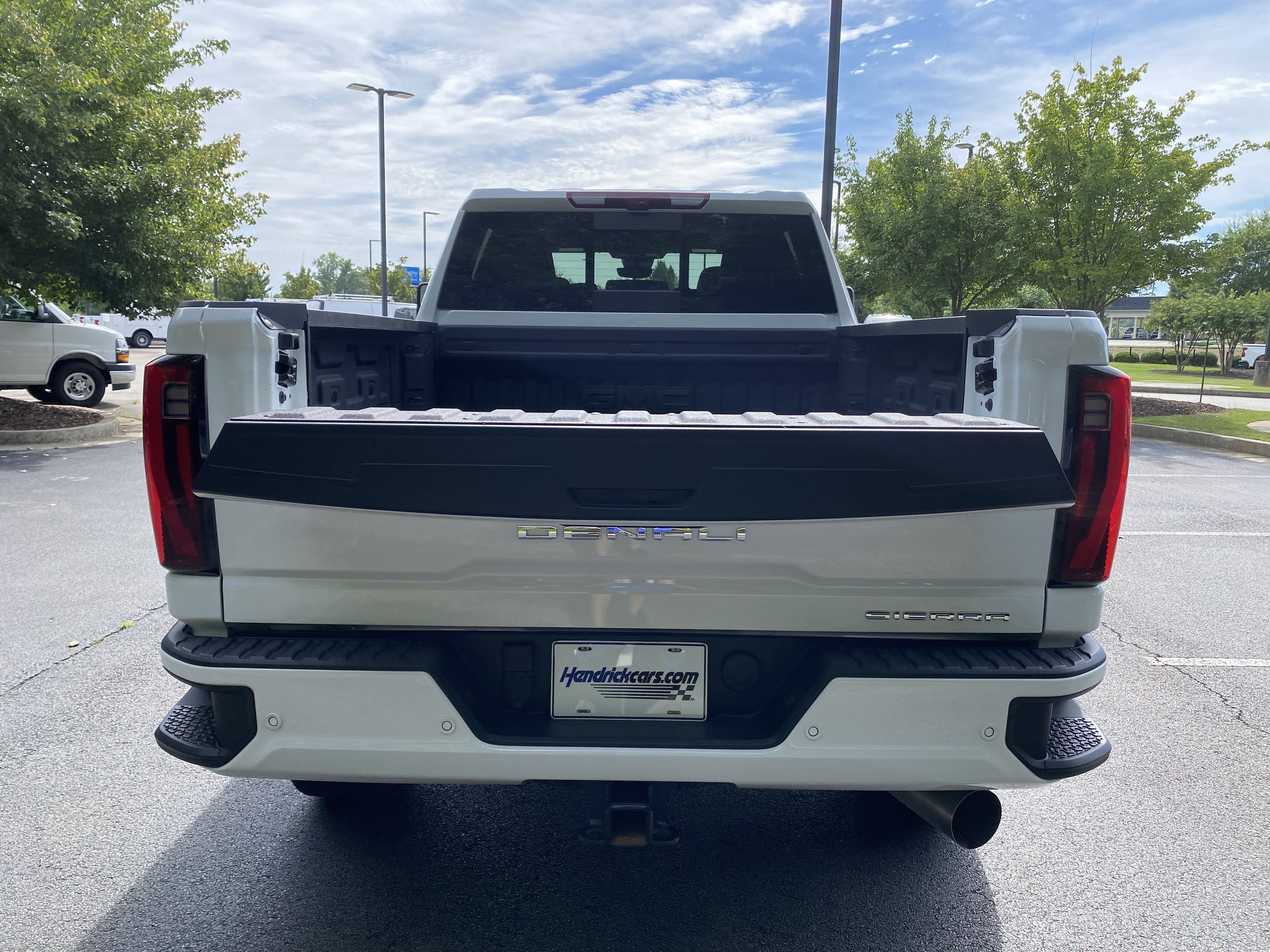 Used 2026 GMC Sierra 2500 Denali Ultimate AWD/4WD image 11