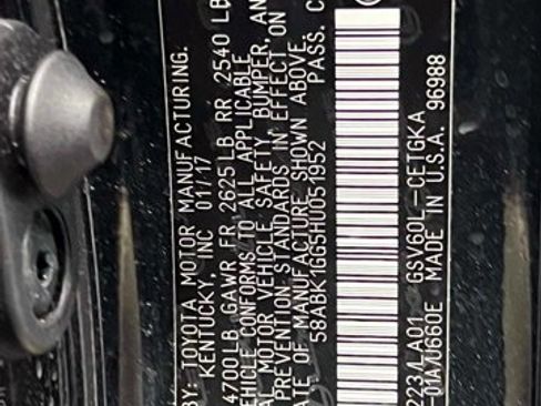 Used 2017 Lexus ES 350 w/ Navigation System Package image 20