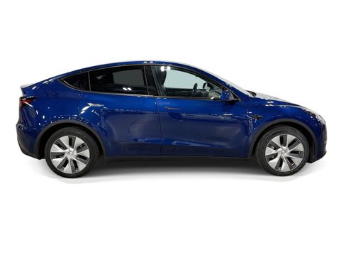 Certified 2023 Tesla Model Y Long Range AWD/4WD image 7