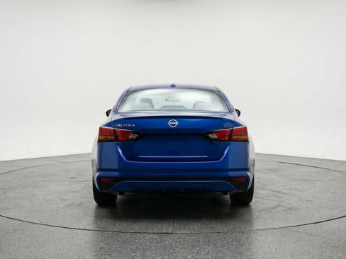 Used 2025 Nissan Altima 2.5 SV image 7