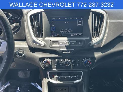 Certified 2022 GMC Terrain SLE w/ Driver Convenience Package FWD image 17