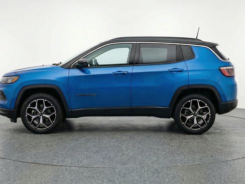 Used 2025 Jeep Compass Limited AWD/4WD image 5