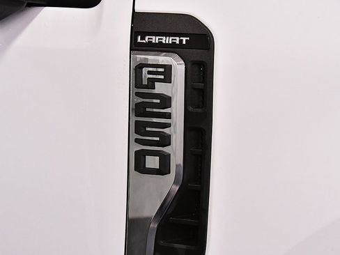 Used 2024 Ford F250 Lariat image 10