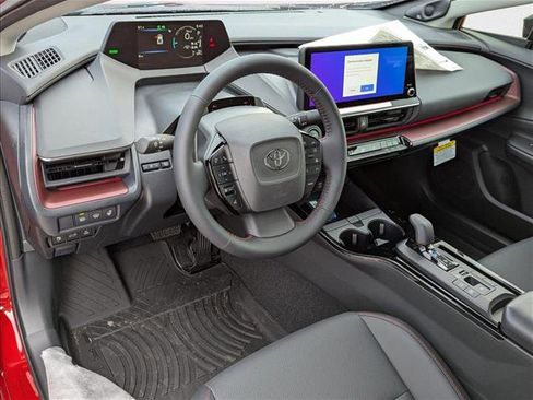 New 2025 Toyota Prius Plug-In Hybrid image 3