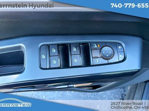Used 2023 Nissan Pathfinder S AWD/4WD image 15