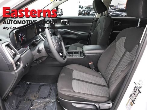 Used 2023 Kia Sorento LX FWD image 14