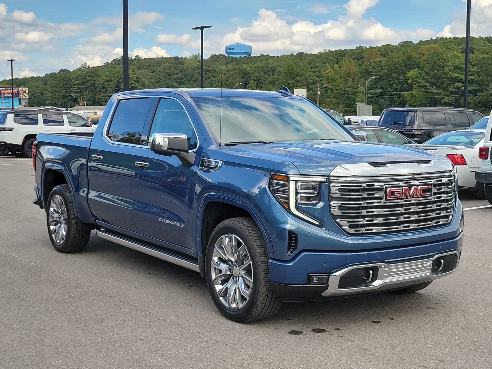 Used 2026 GMC Sierra 1500 Denali w/ Denali Reserve Package AWD/4WD image 1