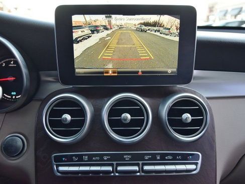 Used 2019 Mercedes-Benz GLC 350e 4MATIC image 29