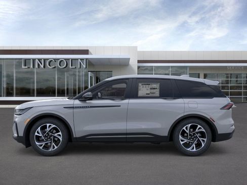 New 2026 Lincoln Nautilus Premier w/ Jet Appearance Package AWD/4WD image 3