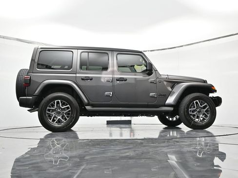 New 2026 Jeep Wrangler Unlimited Sahara AWD/4WD image 20