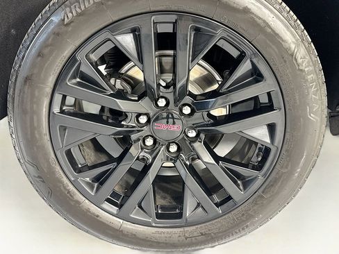 Used 2024 GMC Yukon Denali image 35