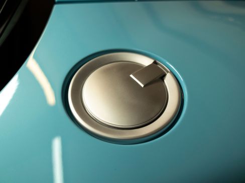 Used 2006 Ford GT RWD image 35