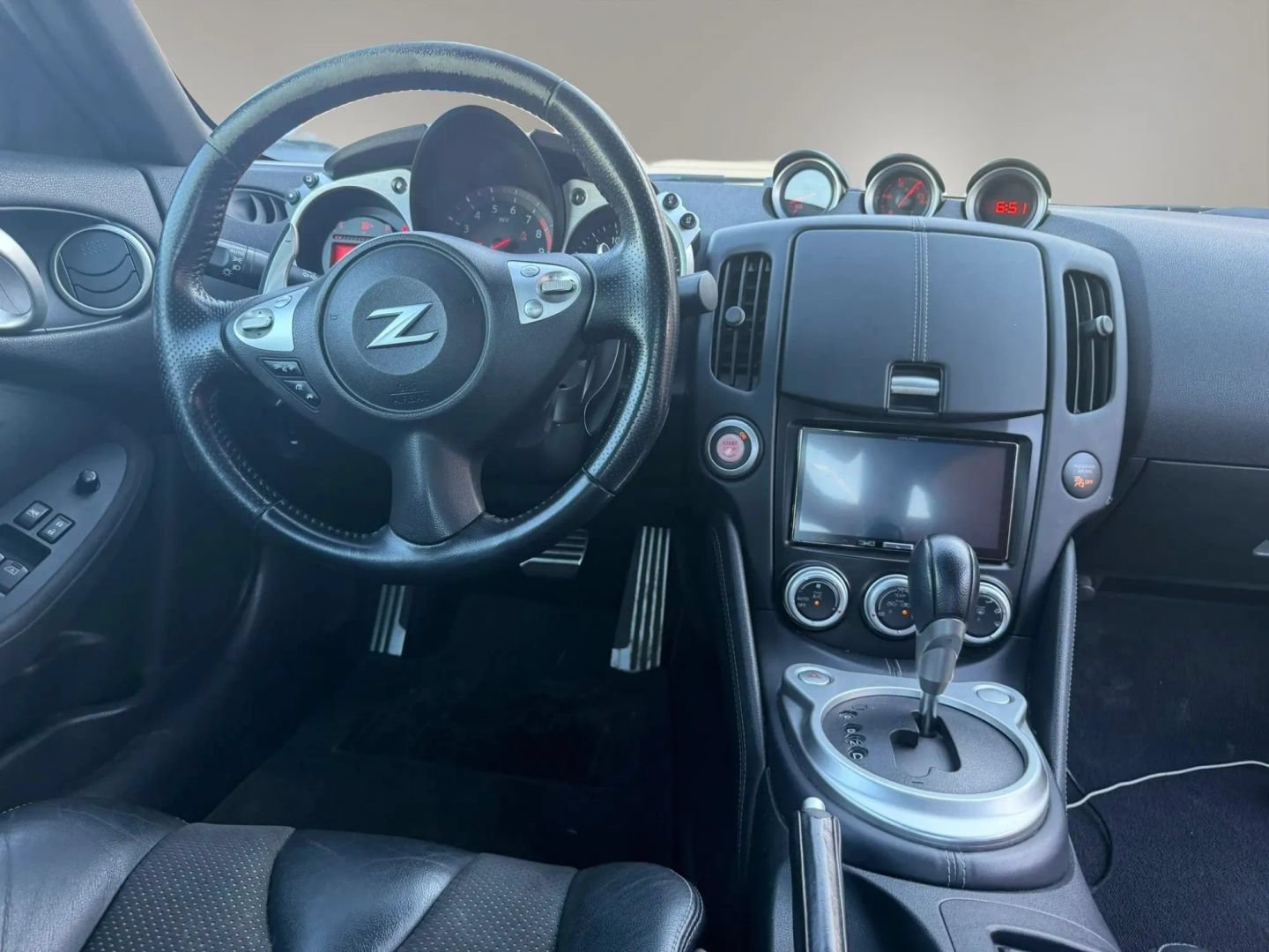 Used 2014 Nissan 370Z Touring w/ Sport Package RWD image 16